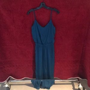 Jumpsuit in a dark blue-maybe dark teal